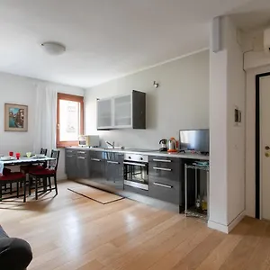Lance With Lift, 2 Minutes Walk From The Train Station Apartamento Venecia
