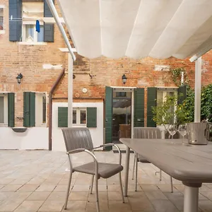 Luxury Garden Mansion R&r Venise