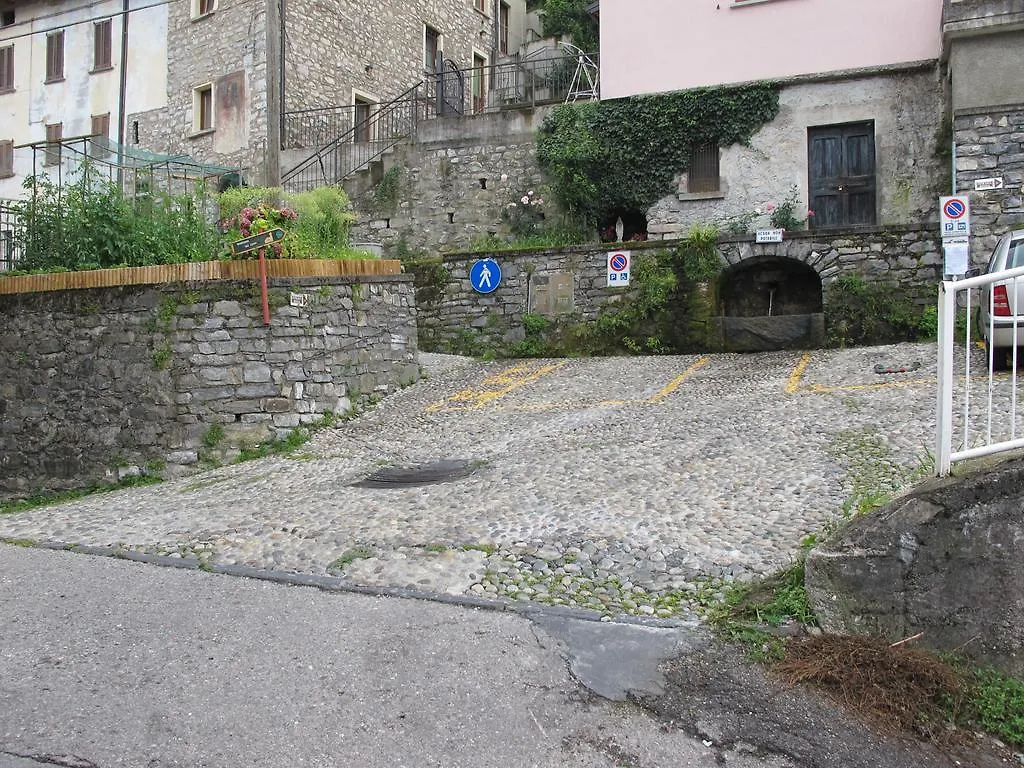 Agriturismo Madonna Dei Ceppi Lezzeno 0*,