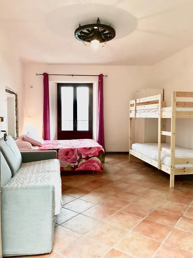 Farm stay Agriturismo Madonna Dei Ceppi Lezzeno