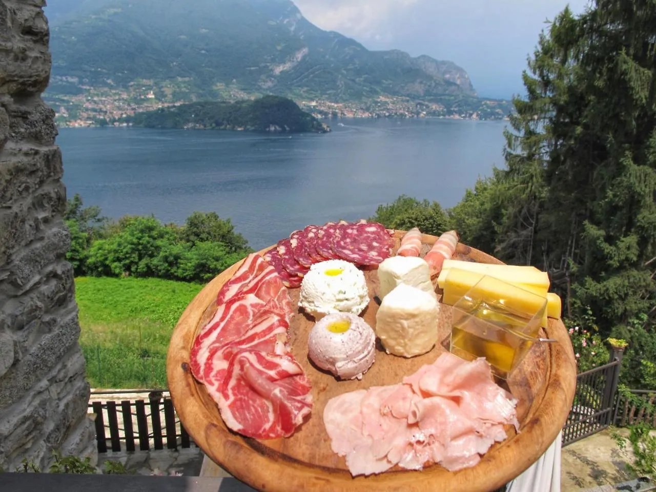 Agriturismo Madonna Dei Ceppi Lezzeno 0*,