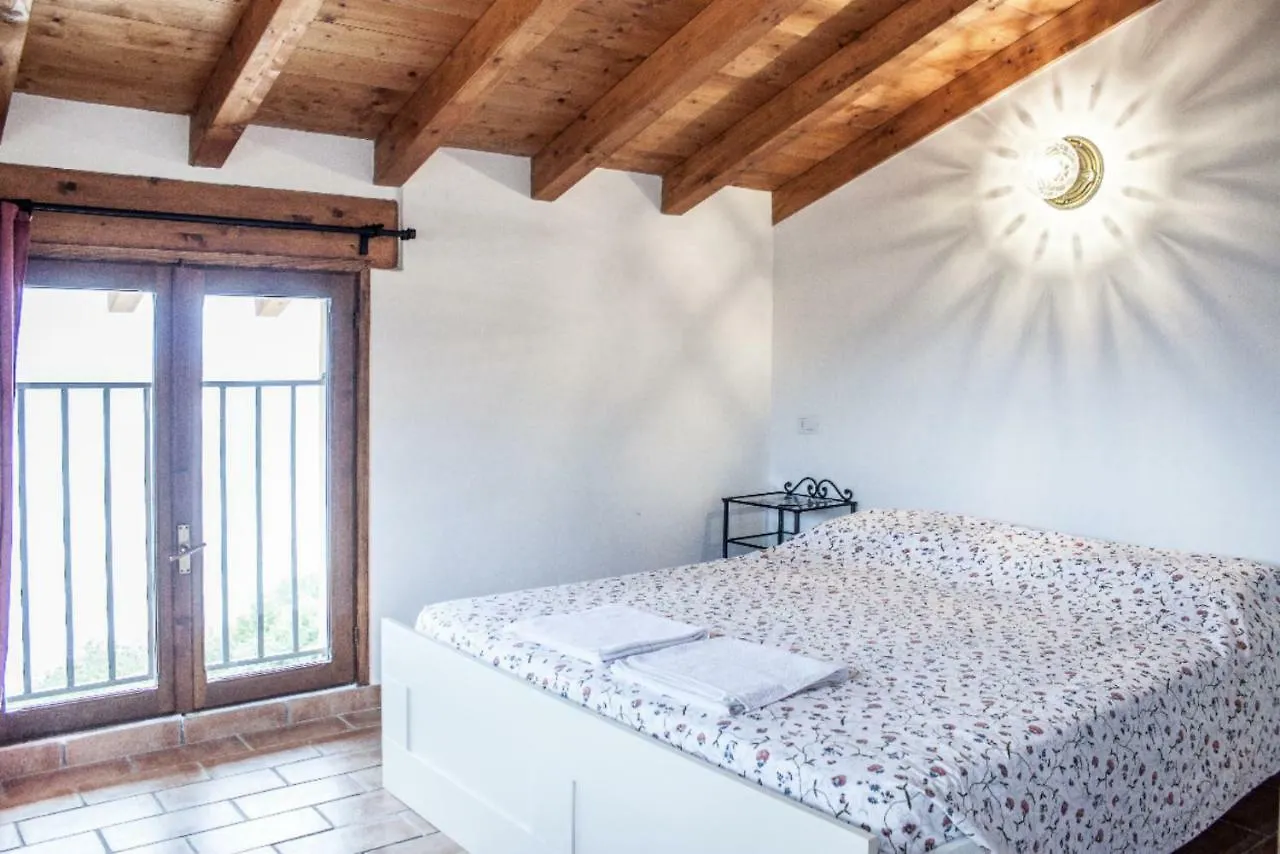 Farm stay Agriturismo Madonna Dei Ceppi Lezzeno Italy