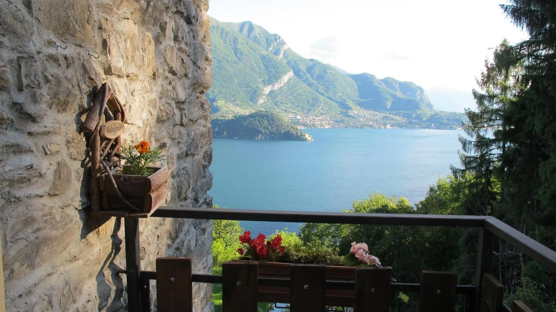 Agriturismo Madonna Dei Ceppi Lezzeno Séjour à la ferme