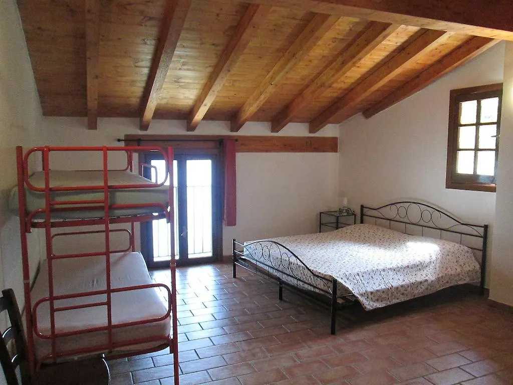 Agriturismo Madonna Dei Ceppi Lezzeno Séjour à la ferme