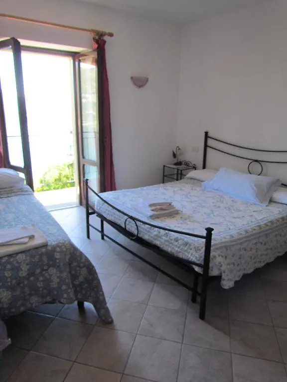 Agriturismo Madonna Dei Ceppi Lezzeno Séjour à la ferme