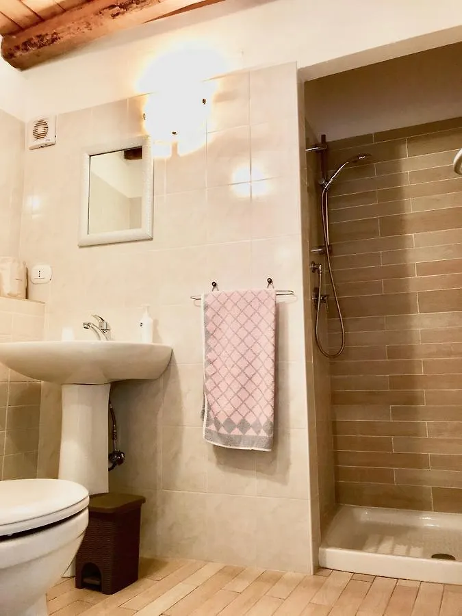 Agriturismo Madonna Dei Ceppi Lezzeno Séjour à la ferme